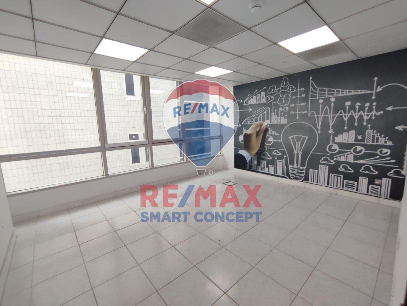 Escritório em Al Khalidiya, UAE 182 m² N.º 36268