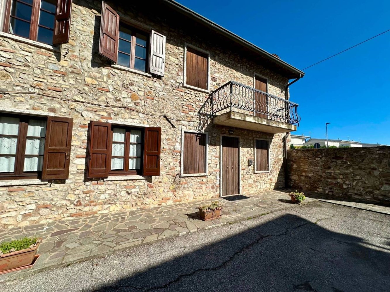 3 Schlafzimmer Haus in Sirmione, Italy, Nr. 160262