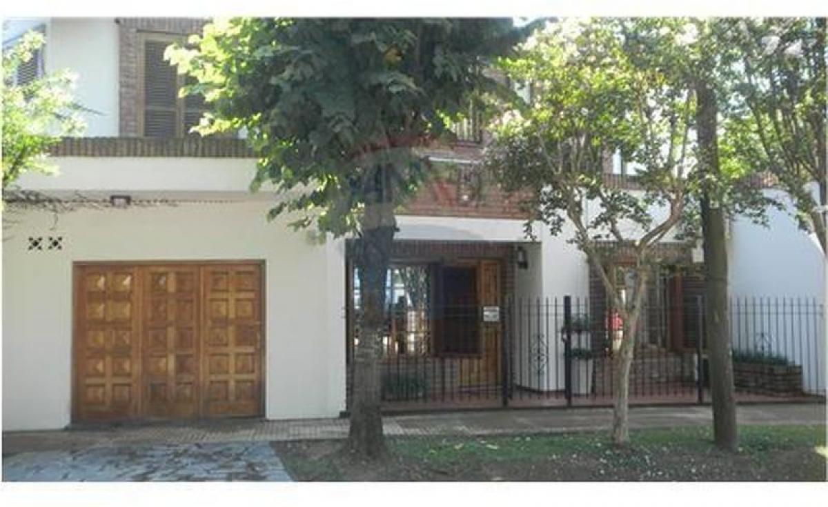4 bedrooms House in Moreno, Argentina No. 62812