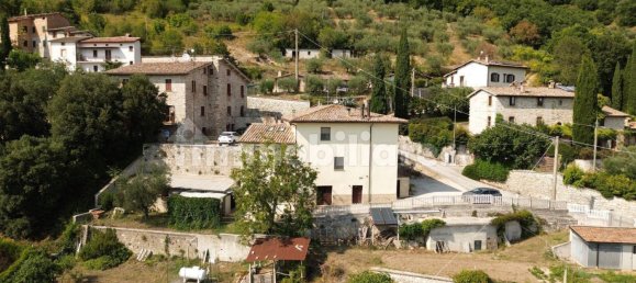 5 bedrooms Castles in Gubbio, Italy No. 353606 3