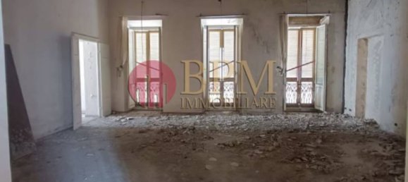 5 rooms Apartment in Livorno, Italy No. 275669 3