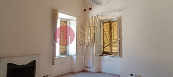 5 rooms Apartment in Livorno, Italy No. 275669 8