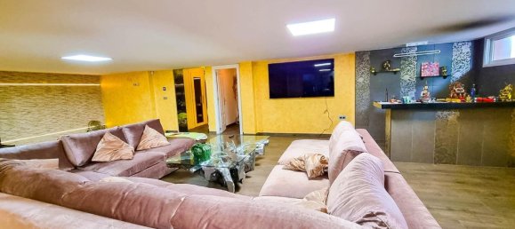 5 bedrooms House in Torrevieja, Spain No. 137856 10