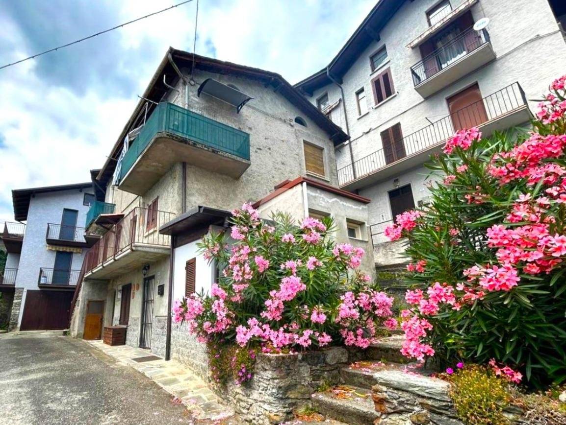 1 bedroom Apartment in Sondrio, Italy No. 291560