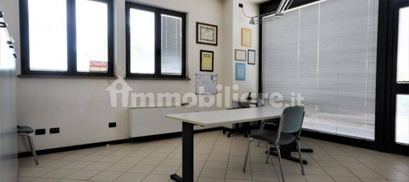 5 rooms Office in Lucca, Italy No. 177982 6