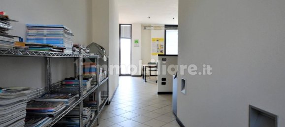 5 rooms Office in Lucca, Italy No. 177982 21