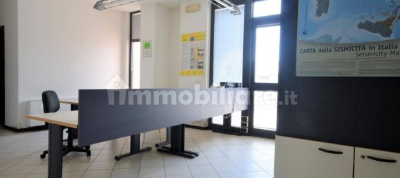 5 rooms Office in Lucca, Italy No. 177982 10