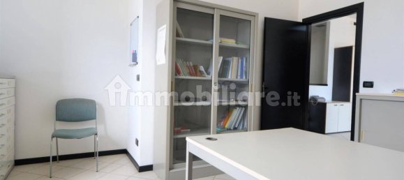 5 rooms Office in Lucca, Italy No. 177982 4