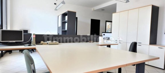 5 rooms Office in Lucca, Italy No. 177982 23