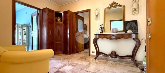 9 bedrooms Apartment in Palermo, Italy No. 342103 2