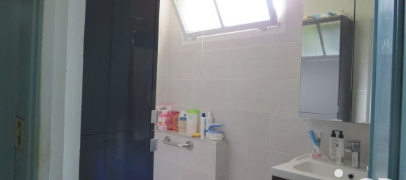 2 bedrooms House in Brionne, France No. 327313 7