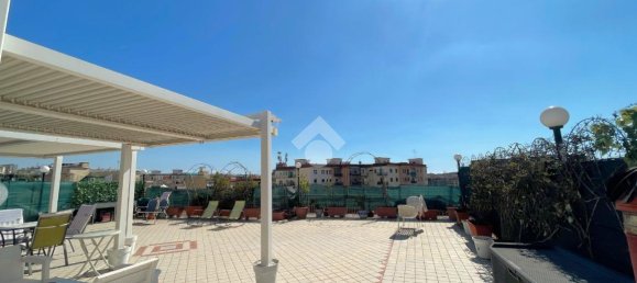 4-Zimmer Wohnung in Naples, Italy, Nr. 146309 10