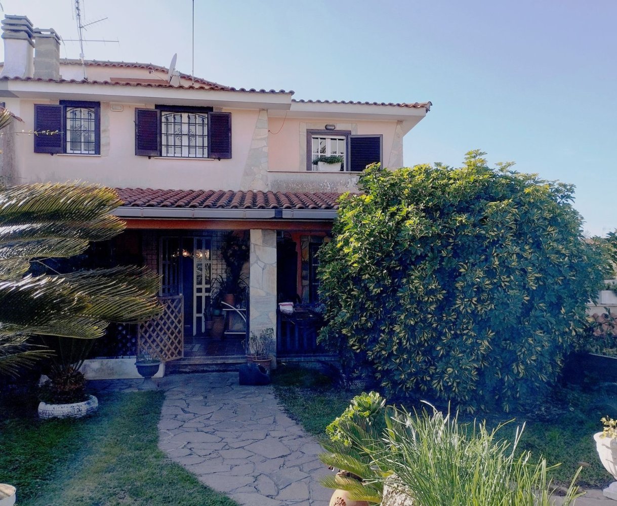 3 rooms Villa in Ardea, Italy No. 224926
