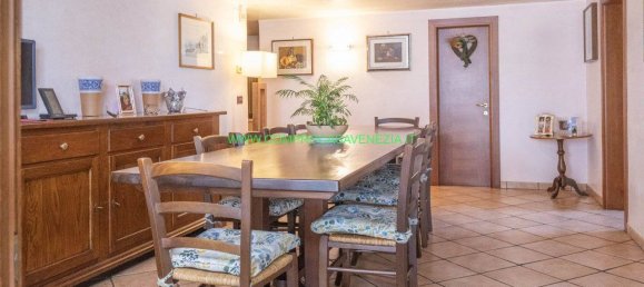 3 bedrooms Villa in Venice, Italy No. 148441 45