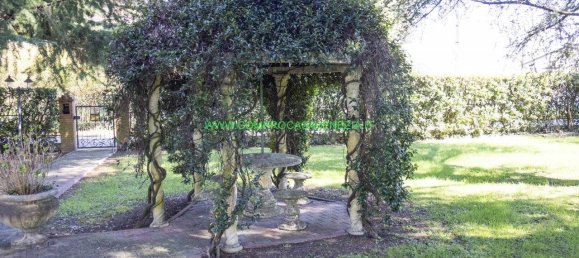 3 bedrooms Villa in Venice, Italy No. 148441 2