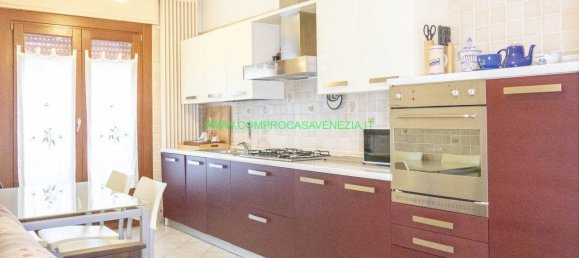 3 bedrooms Villa in Venice, Italy No. 148441 12