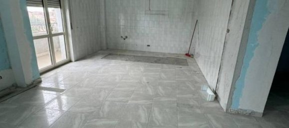 Квартира с 4 комнатами в Изола ди Капо Риццуто, Италия № 163756 9