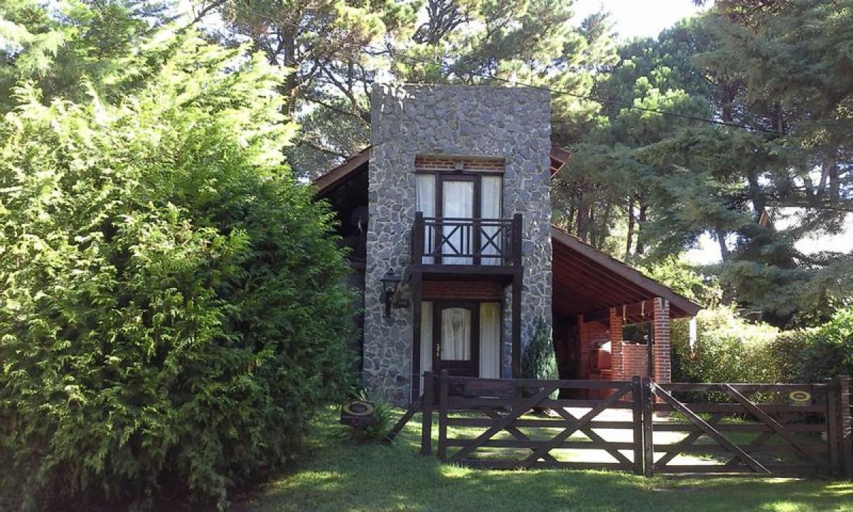 3 bedrooms House in Mar del Plata, Argentina No. 94962