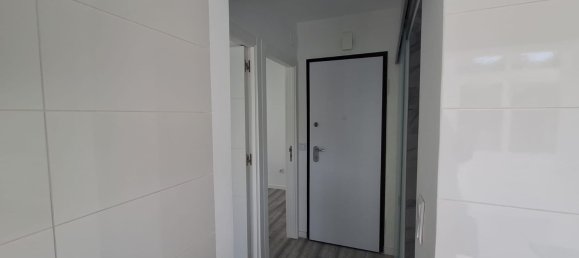 1 bedroom Apartment in Lisbon, Portugal No. 153998 2