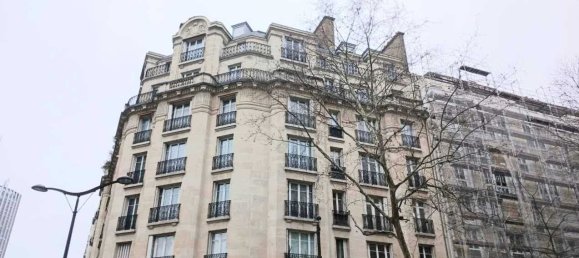 3 bedrooms Apartment in Paris, France No. 161821 3