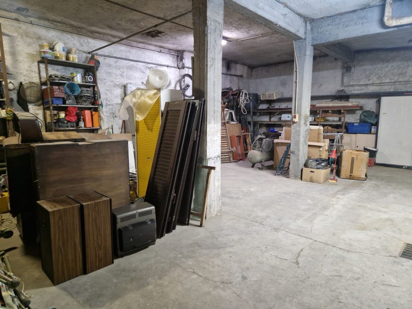 Propiedad comercial en Rome, Italy 330 m² No. 202354