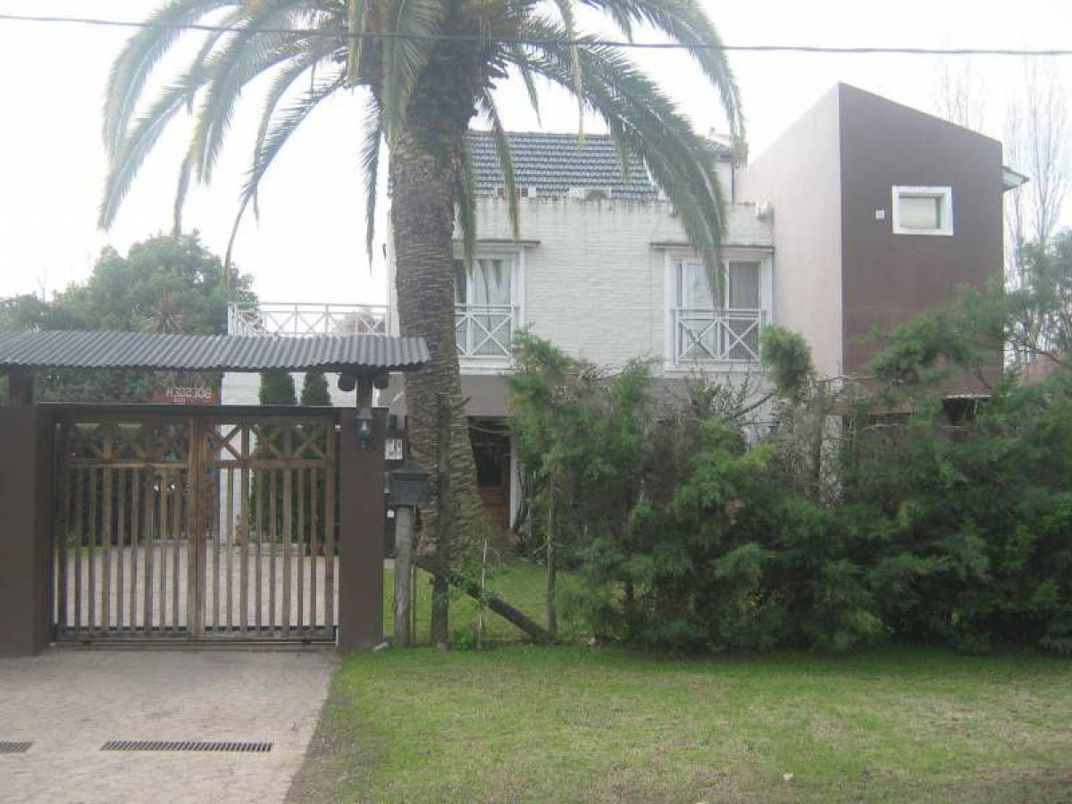 3 bedrooms House in Ezeiza, Argentina No. 6011
