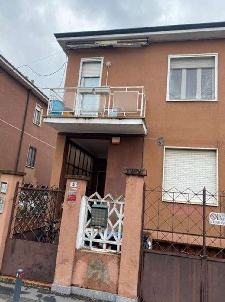 Apartamento de 4 habitaciónes en Settimo Milanese, Italy No. 4614