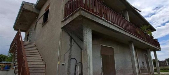 6 rooms Apartment in Anagni, Italy No. 203721 2