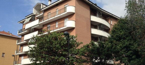 6 rooms Penthouse in Bra, Italy No. 171486 2