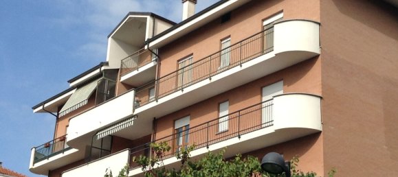 6 rooms Penthouse in Bra, Italy No. 171486 4