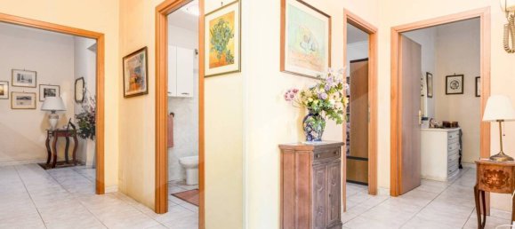 2 bedrooms Apartment in Ciampino, Italy No. 27795 4