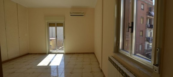 Apartamento de 4 divisões em Messina, Italy N.º 47924 13