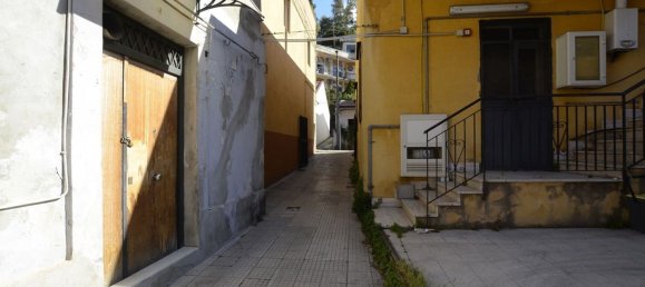 Apartamento de 4 divisões em Messina, Italy N.º 47924 25