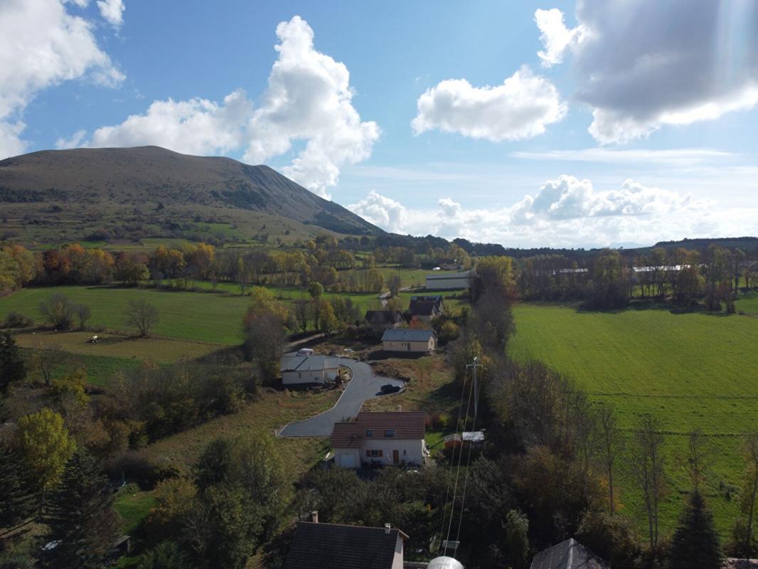  Land in Forest-Saint-Julien, France No. 102043