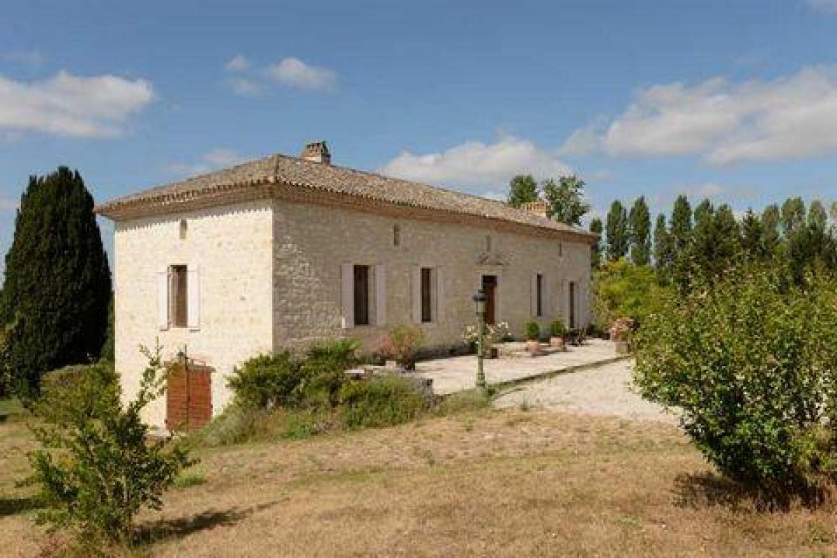 6 bedrooms Shop in Beauville, France No. 21153