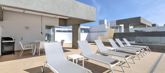 3 bedrooms Penthouse in Marbella, Spain No. 35503 5