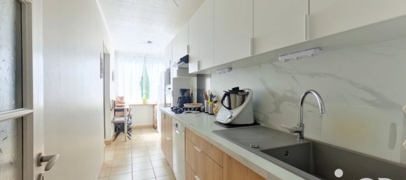 3 bedrooms Apartment in Boussy-Saint-Antoine, France No. 317836 3