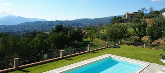 5 bedrooms Villa in Castiglione di Garfagnana, Italy No. 188140 4