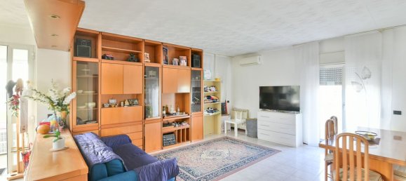 4-salle Appartement à Lissone, Italy No. 153149 21