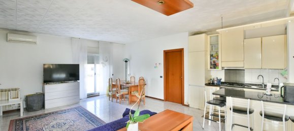 4-salle Appartement à Lissone, Italy No. 153149 17