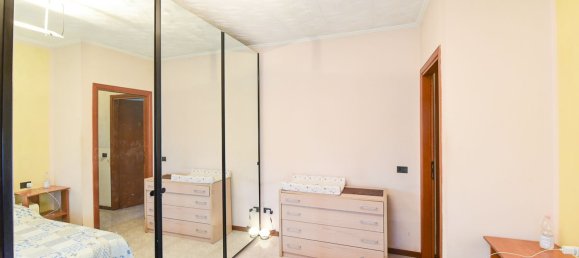 4-salle Appartement à Lissone, Italy No. 153149 12