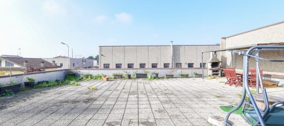 4-salle Appartement à Lissone, Italy No. 153149 8