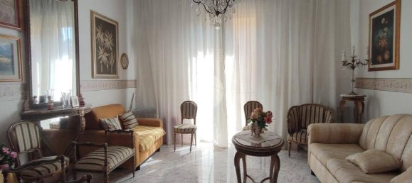 3 Schlafzimmer Wohnung in Palermo, Italy, Nr. 51395 2