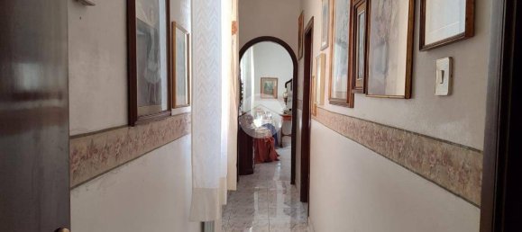3 Schlafzimmer Wohnung in Palermo, Italy, Nr. 51395 3
