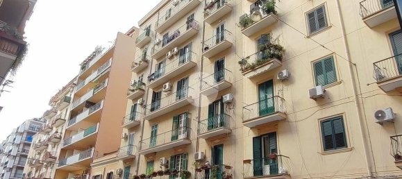 3 Schlafzimmer Wohnung in Palermo, Italy, Nr. 51395 46