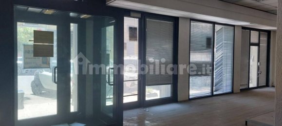 358m² Commercial property in Catania, Italy No. 322823 7