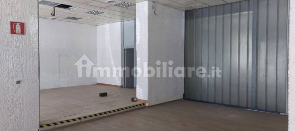 358m² Commercial property in Catania, Italy No. 322823 3