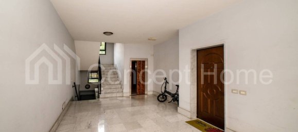 1 bedroom Apartment in Rome, Italy No. 216230 2