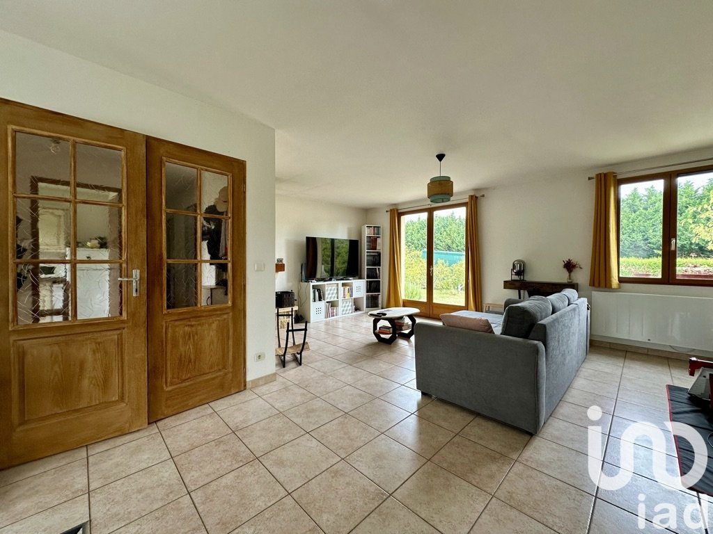 Casa de 3 dormitorios en Vernou-en-Sologne, France No. 250307