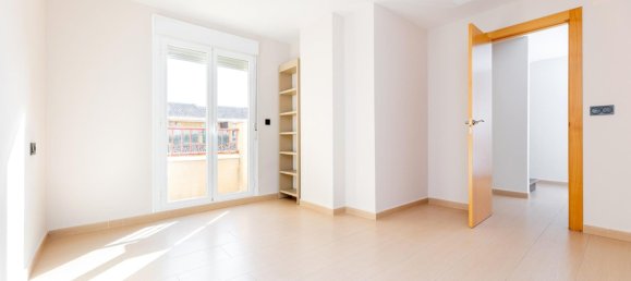 2 bedrooms Penthouse in Granada, Spain No. 141353 8